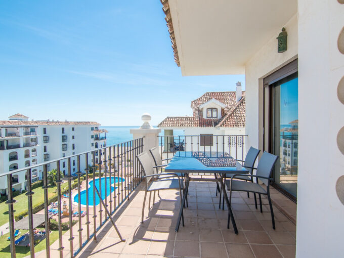 Terrace Beachfront Apartment for Sale in Puerto La Duquesa, Manilva