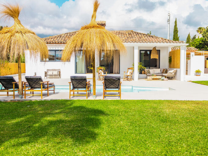 Garden Completely renovated villa for sale in Don Pedro, Estepona
