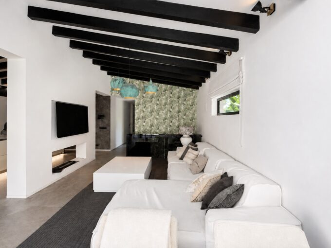 Louge living room in Designer Villa for sale in Nueva Andalucía, Marbella, Spain