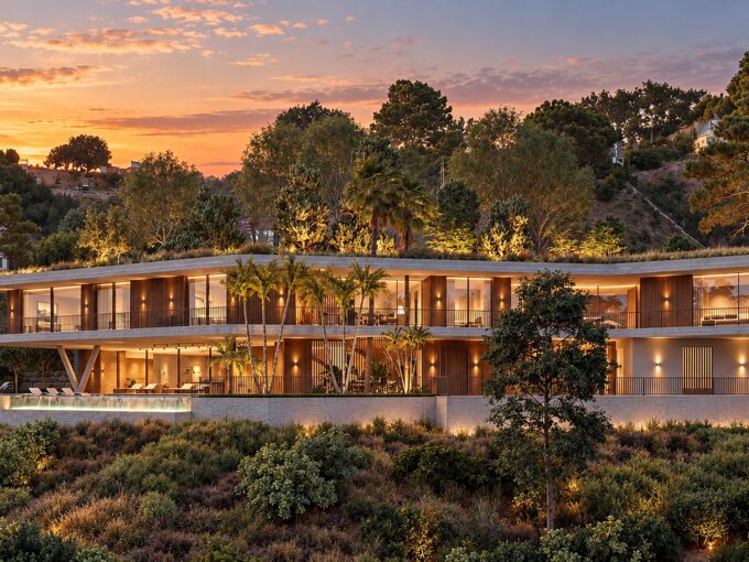 Luxury villa with panoramic sea views in the evening in Monte Mayor, Benahavís